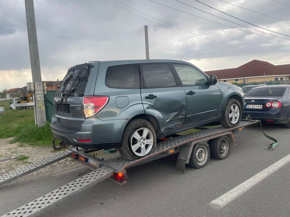Dezmembrez subaru forester