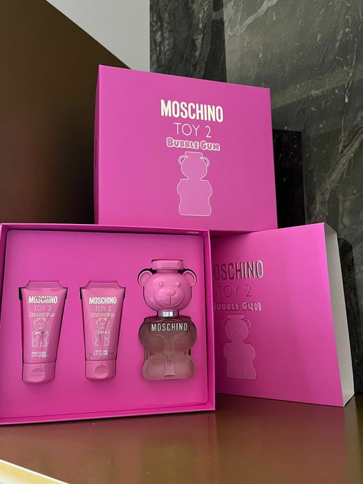 Парфюмированный набор MOSCHINO
