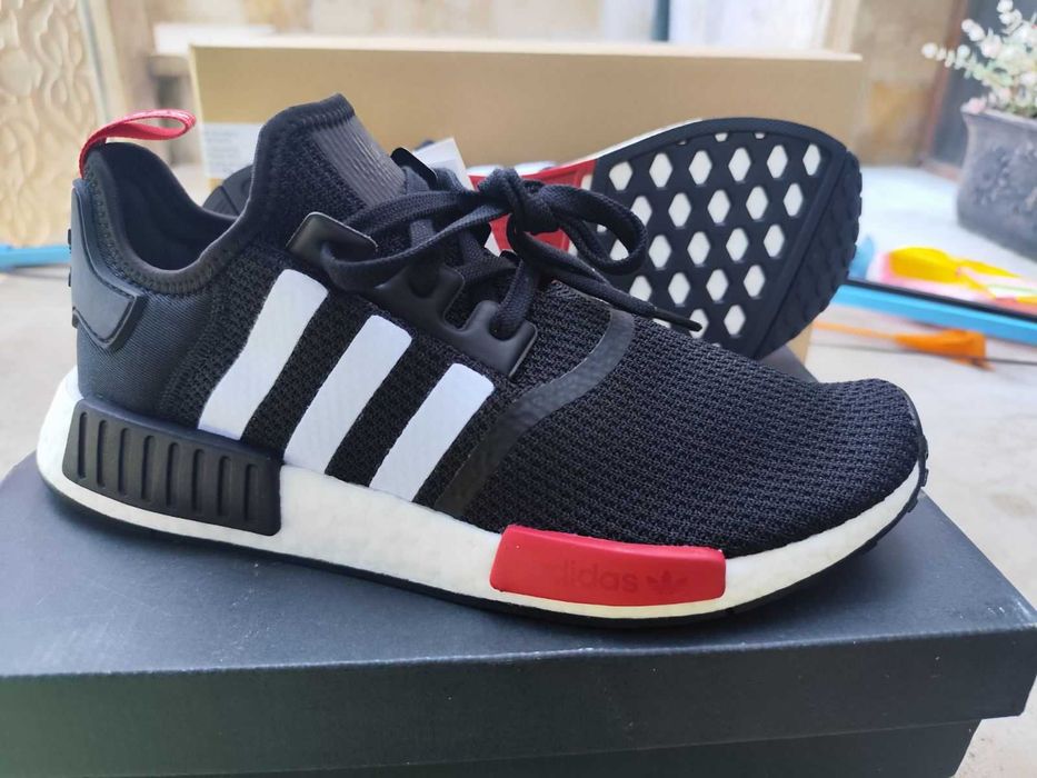 Мъжки маратонки  ADIDAS NMD R1   Оригинални   EU44