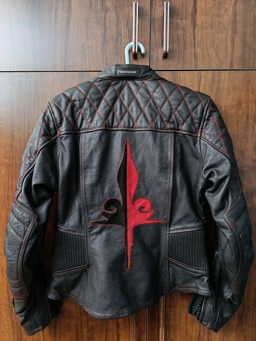 Женская мото куртка от бренда FIRSTGEAR