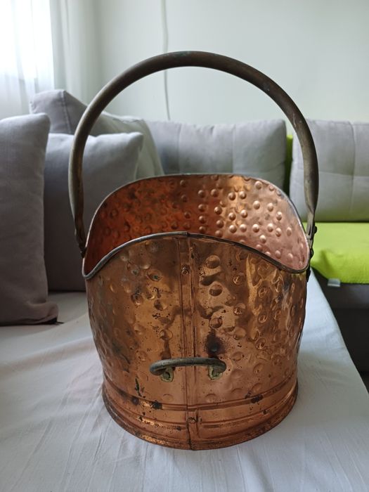 Медно ведро за вода