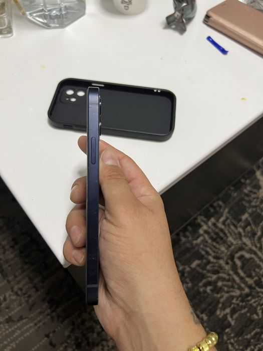 Iphone 12  black