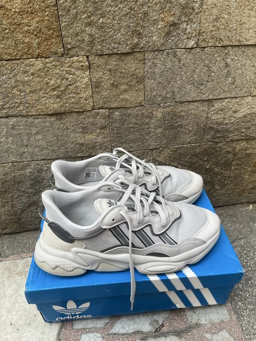 Adidas Ozweego.