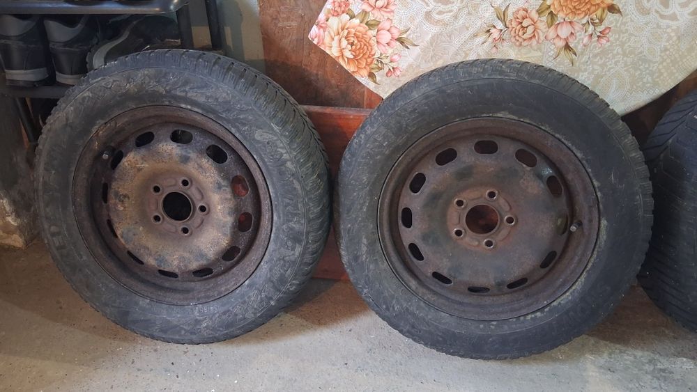 Железни джанти 195/65/15R 91H + Чисто нови тазове