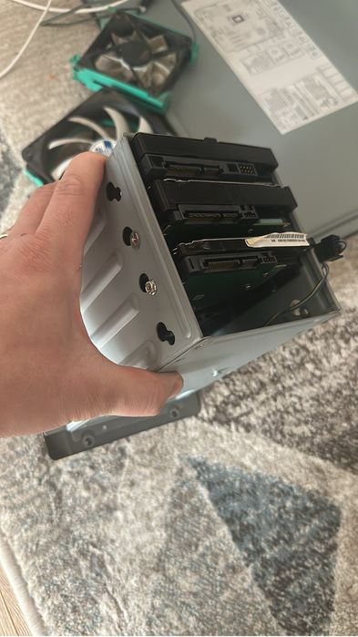 Unitate PC ideala Server/Nas de date Intel Xeon 16GB