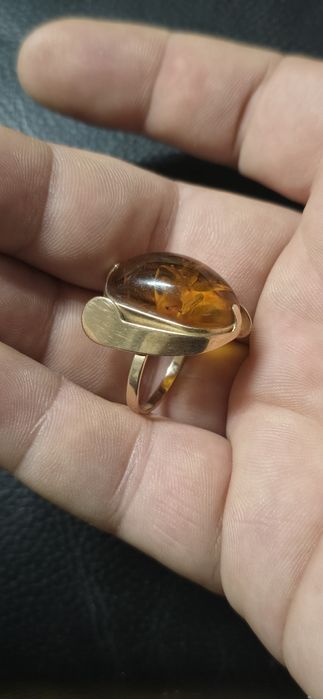 Inel aur chihlimbar natural Rusia