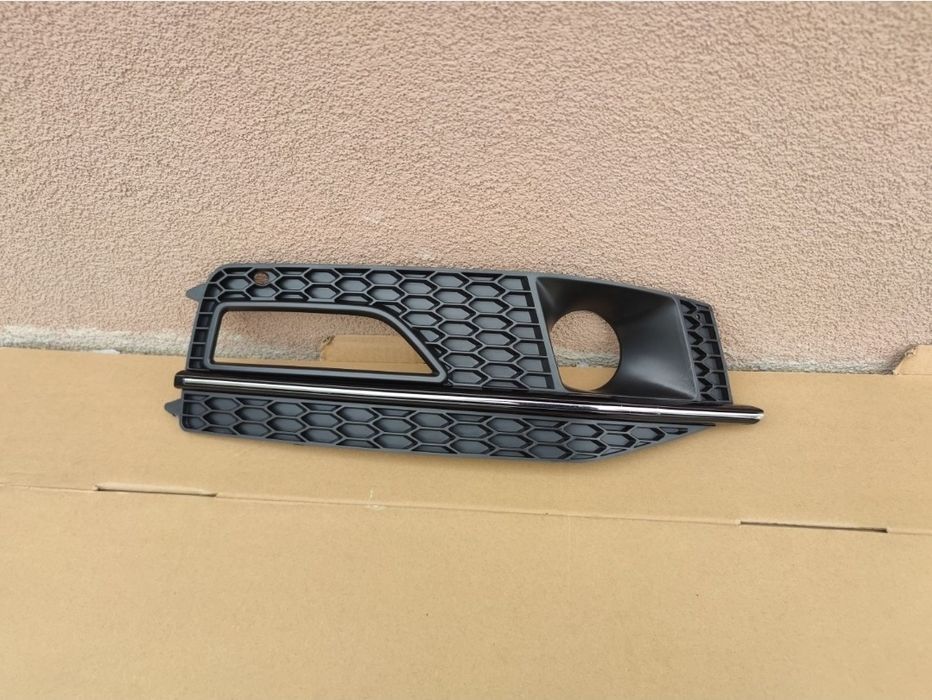 Grila Distronic dreapta proiector  Audi A4 B8 S-line facelift 2012-2015