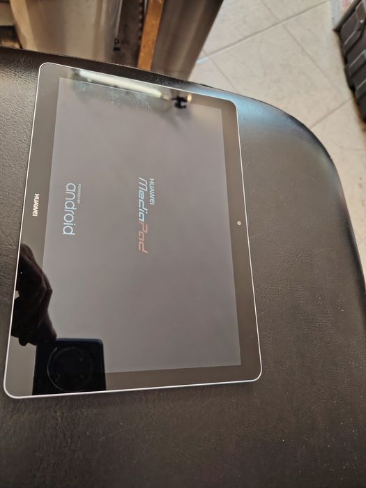 Huawei MediaPad T3 10 2GB RAM 16 GB ROM ANDROID 8 AGS-L09 като нови с оригинални кутии GSM мрежа  4G