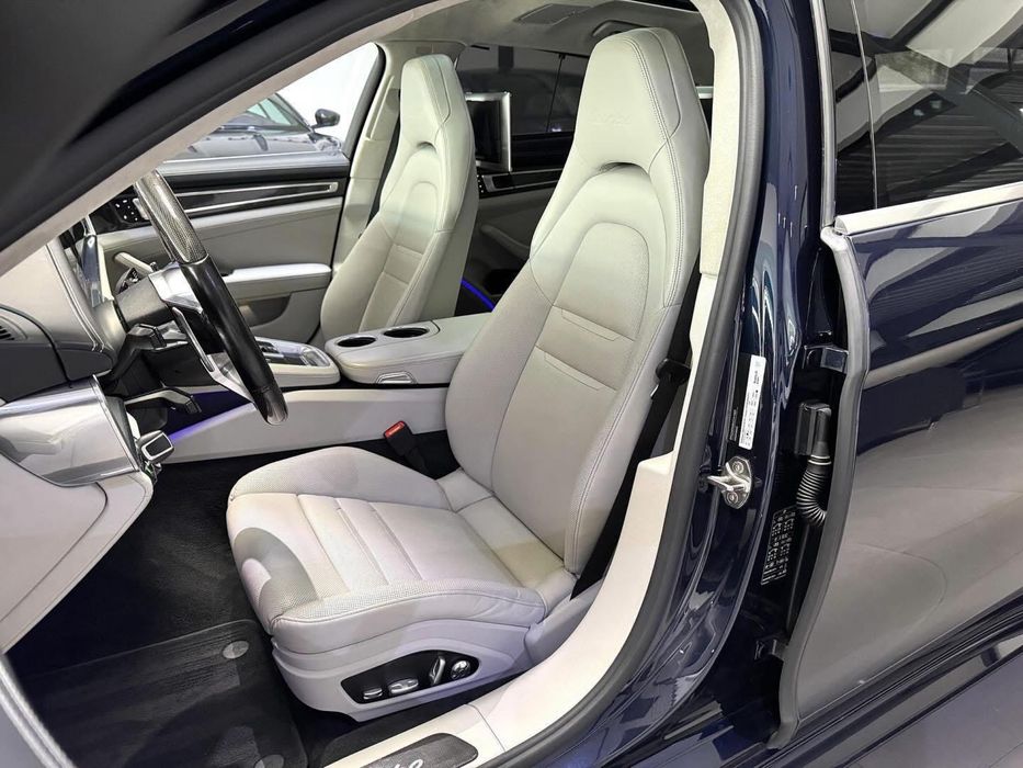 Porsche Panamera Turbo Executive ( Long ) / V8 Bi-turbo