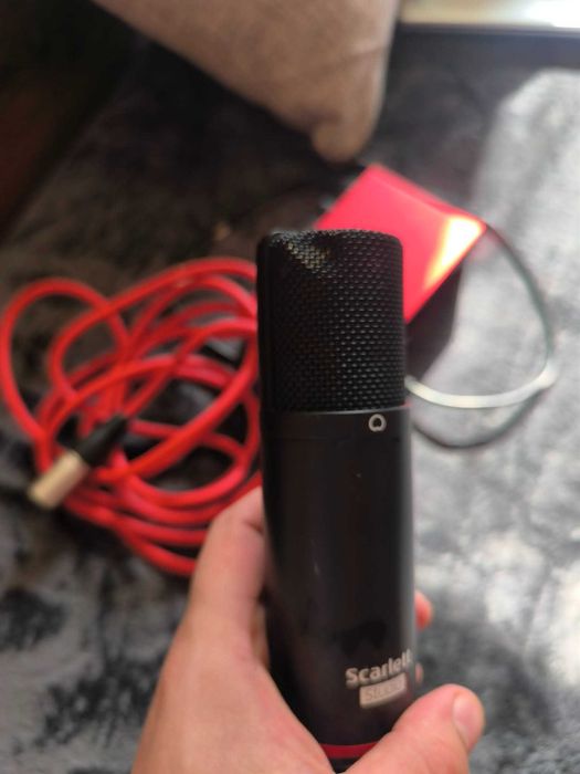 Solo Studio Focusrite 3 gen Scralett
