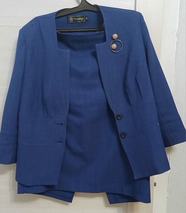 Продам костюм с юбкой