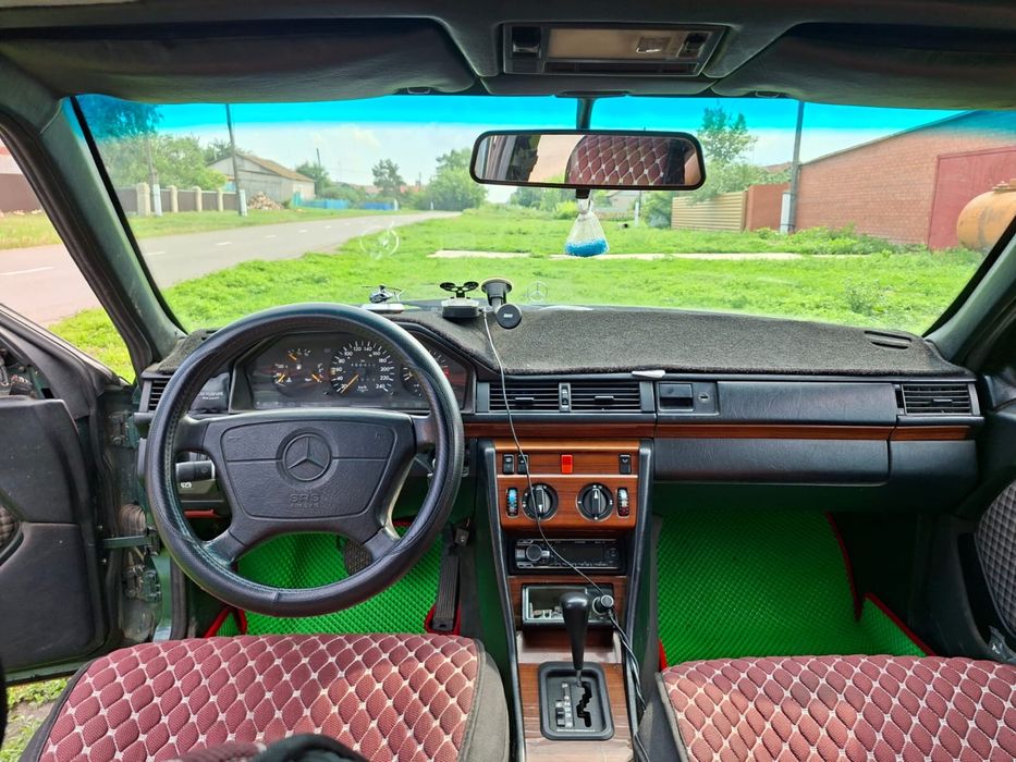Продам мерседес 124