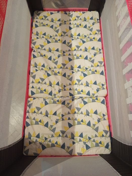 Сгъваема кошара,нагревател за мляко и още нещо