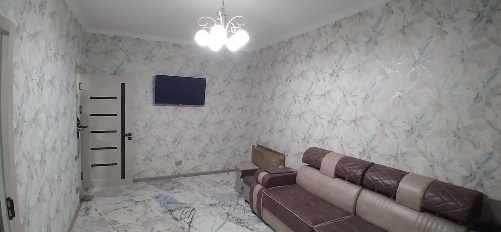 Массив Феруза 3 . Продам квартиру одна переделана в 2х