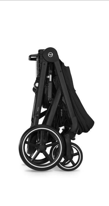 Carucior Cybex Gold Balios S Lux Moon Black cu cadru negru si maner cu