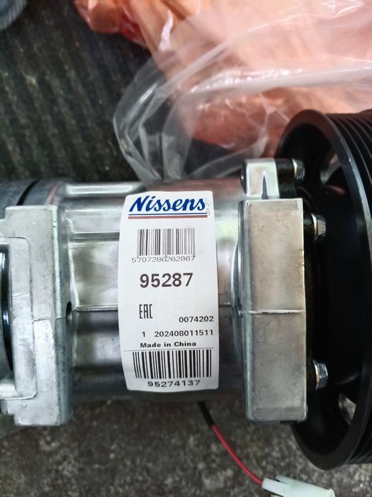 Компрессор кондиционера на VOLVO
