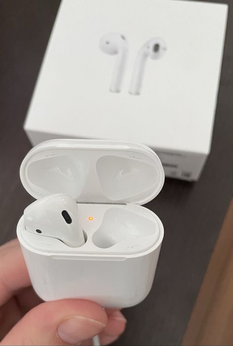 Продам AirPods 2
