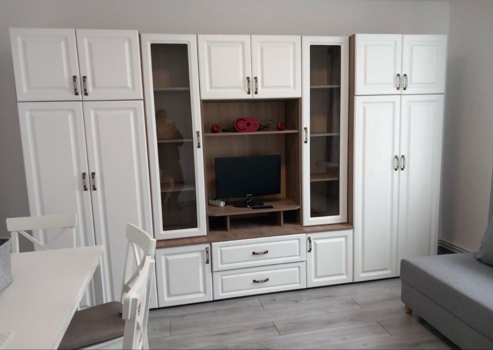 Inchiriez garsoniera