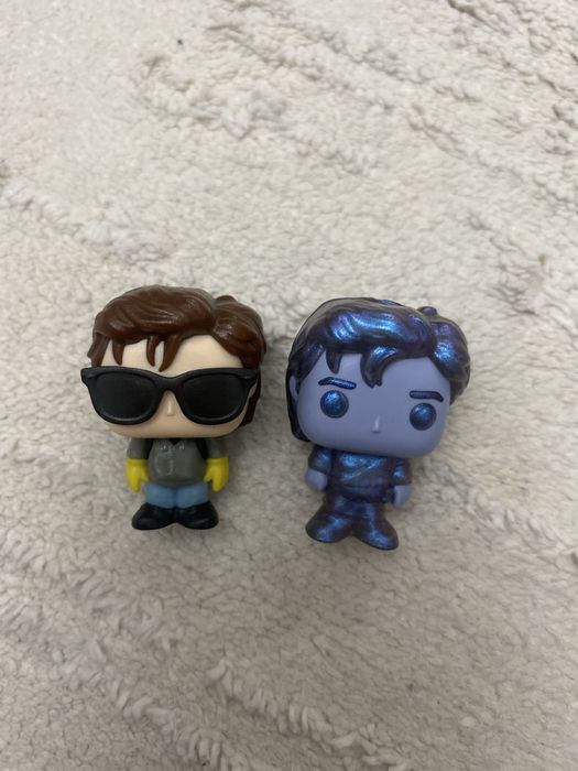 Продаю фигурки очень странные дела