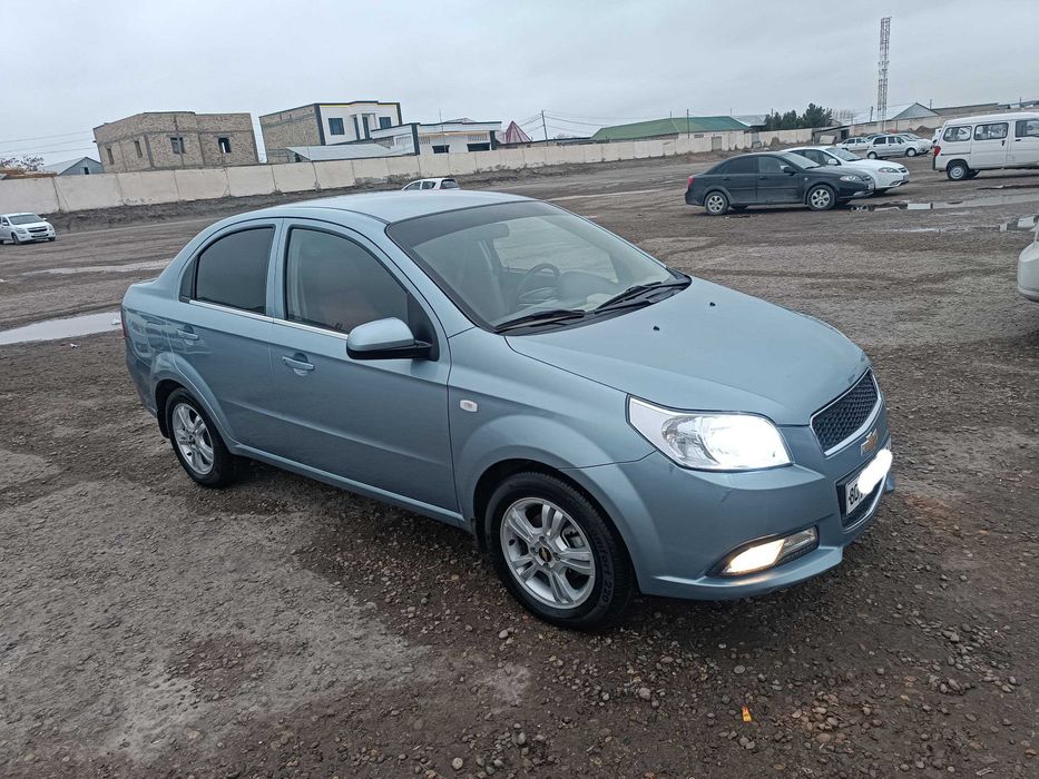 nexia 3 2017 йил  автомат бежевый салон