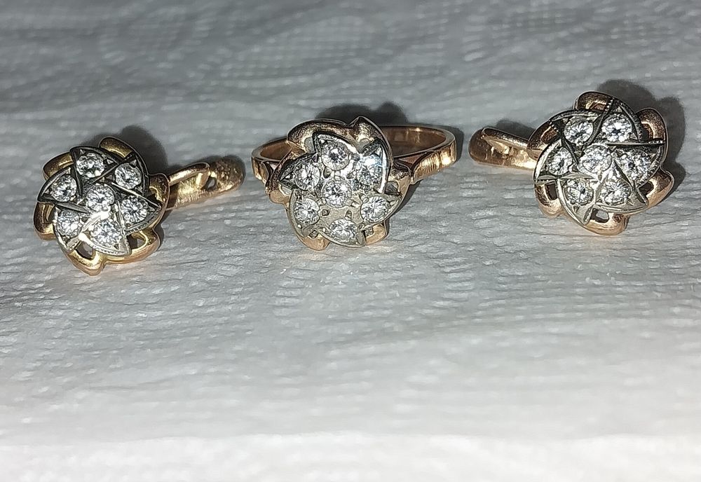 К,адимги бриллиант   комплект сотилади