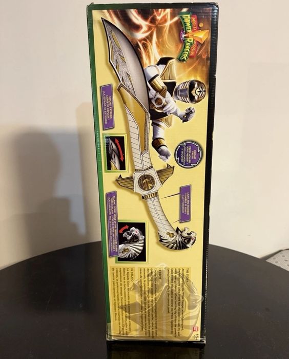 Продава се колекционерска сабия Power Rangers White Ranger Saber Sword Legacy Edition
