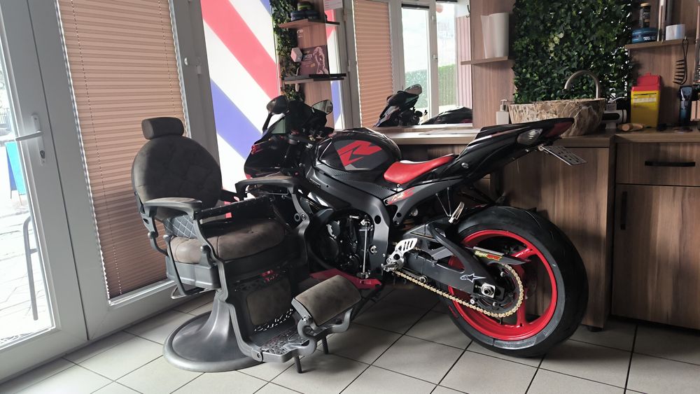 Suzuki GSXR 750 K9
