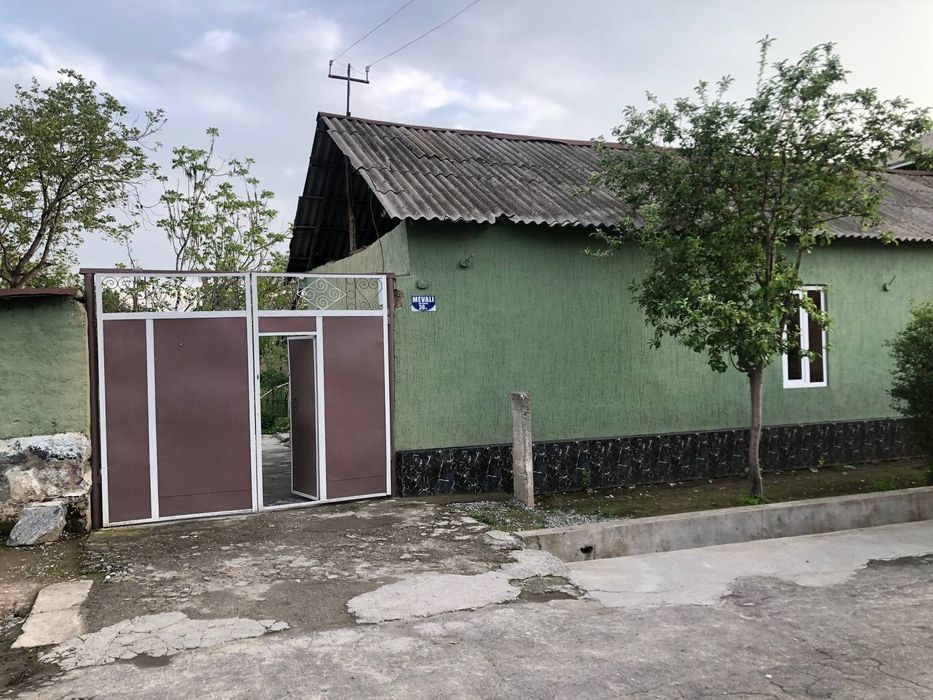 Srochna Hovli sotiladi fayzli honadon