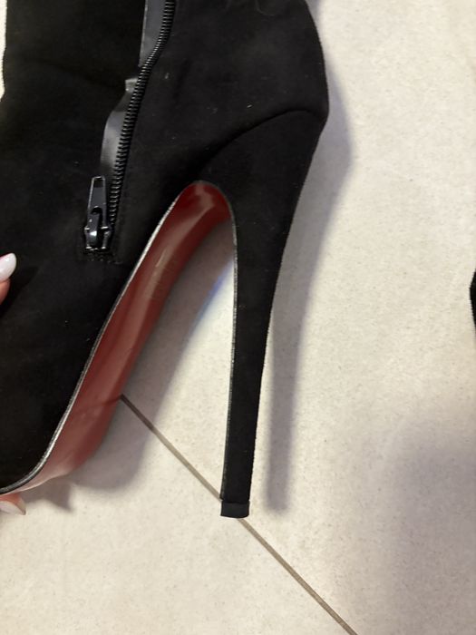 Cizme lungi cu toc subtire