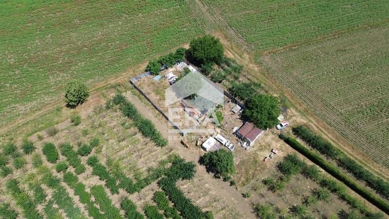 Ексклузивен, голям поземлен имот за продажба, с ток и вода, на 20 м от