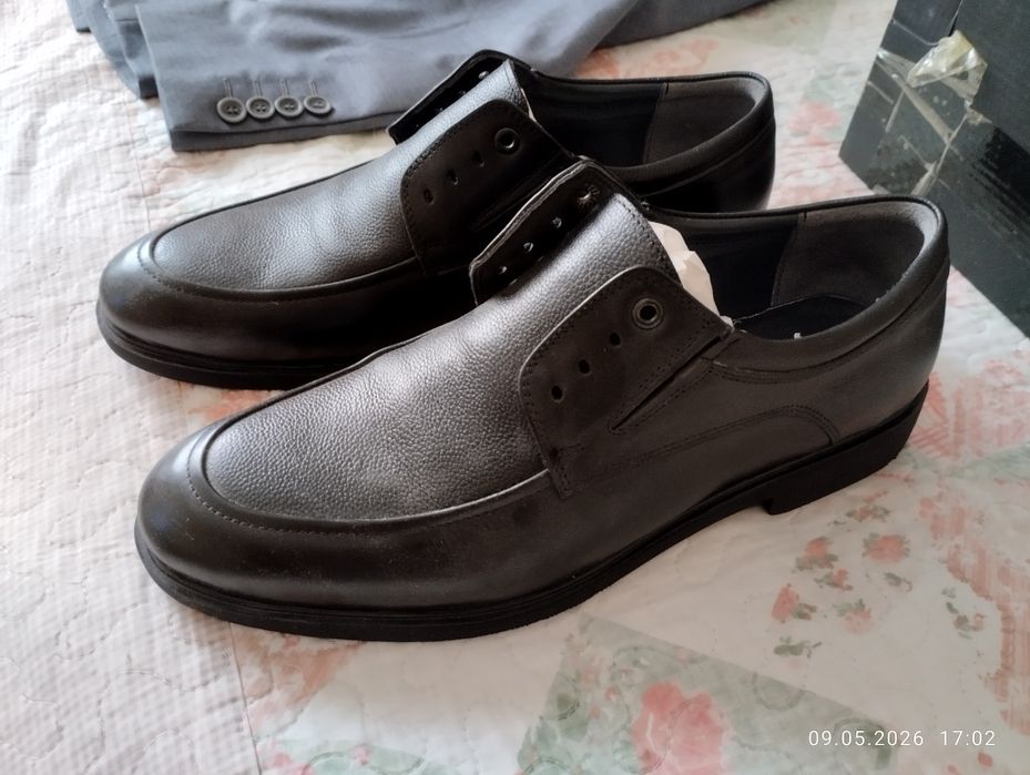 Продам костюм с брюками и туфли