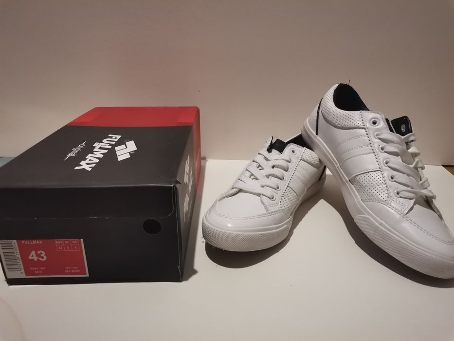 Обувки - 43 номер