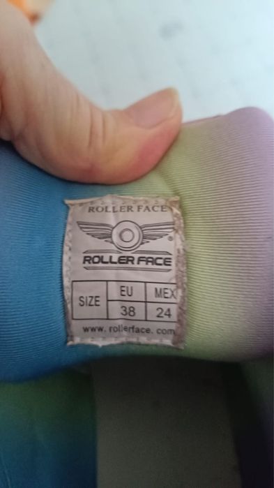 Роликовые коньки