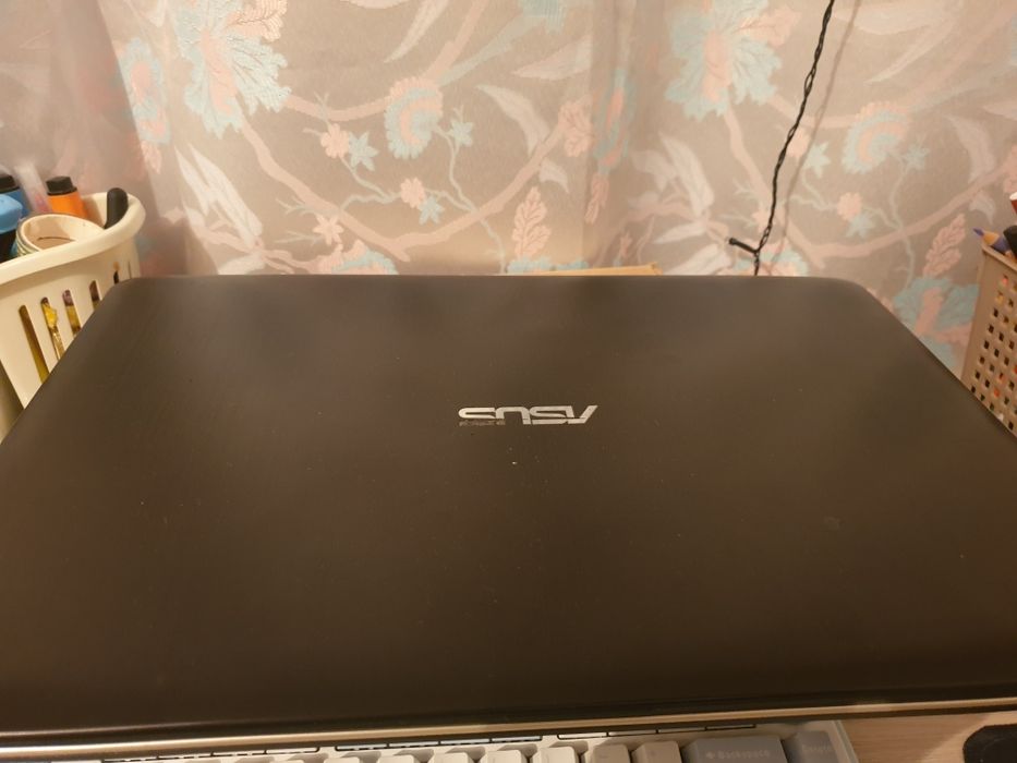 Продам ноутбук асус хорошый