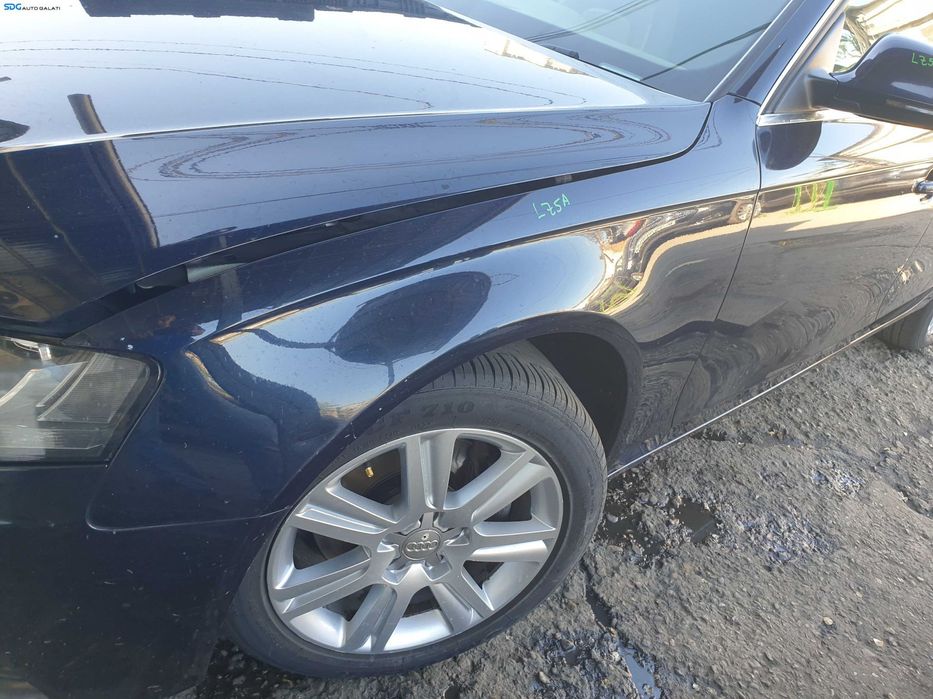 Aripa Stanga Fata cu Imperfectiuni Audi A4 B8 2008 - 2012 Culoare LZ5A [K4632]