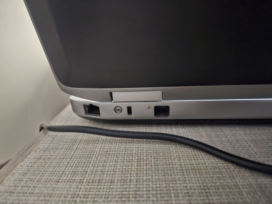 Лаптоп Dell Latitude E6520
