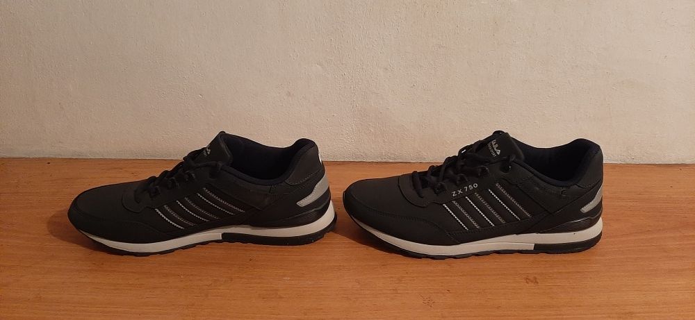 Продам кроссовки.