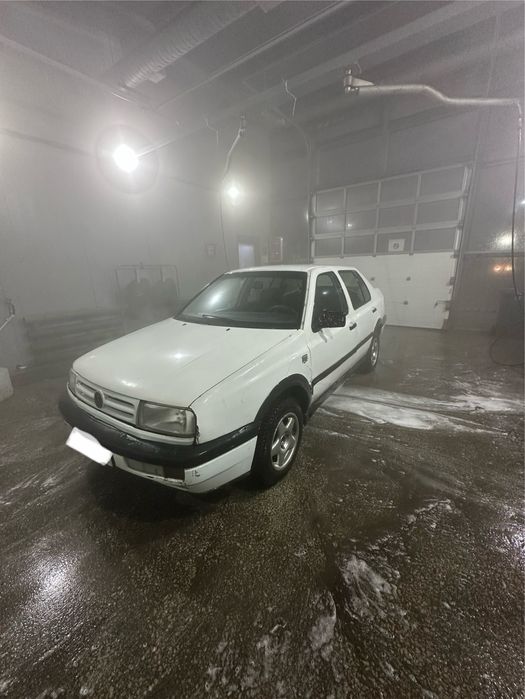 Машина венто 1994 1,8 моно гур