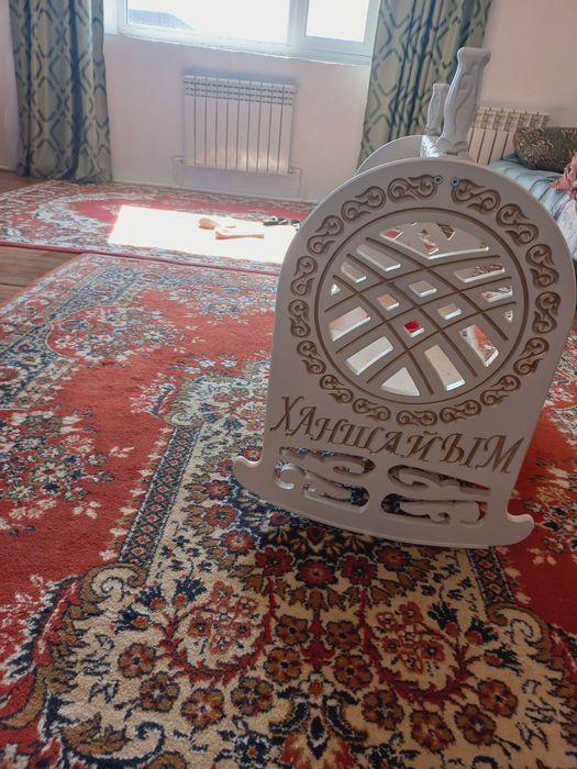 Бесик. Состояние новая.