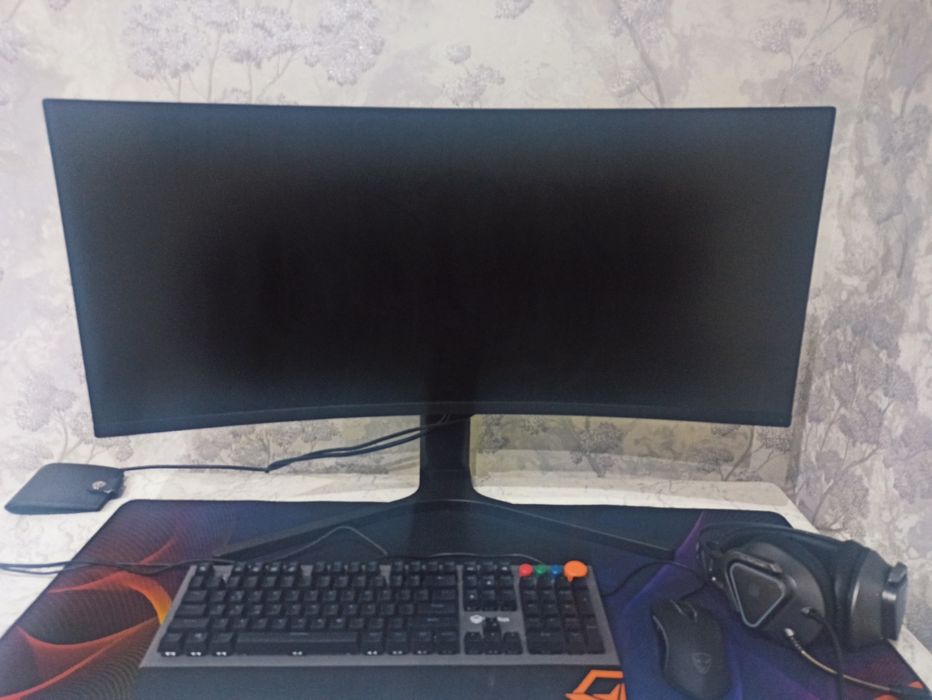 IGROVOY KOMPYUTER Sotiladi srochna