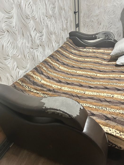 Диван  б/у раскладной тик, так