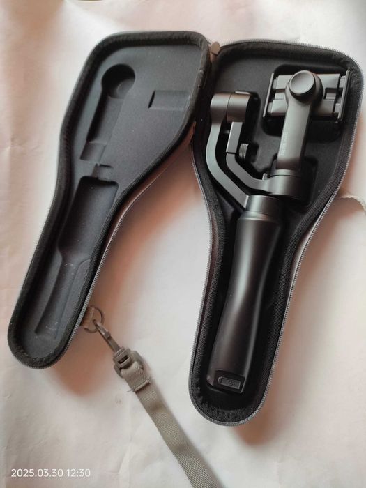 Gimbal - stabilizator de imagine pentru telefon