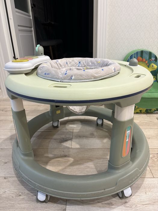 Детские ходунки подходит для мальчиков и девочек