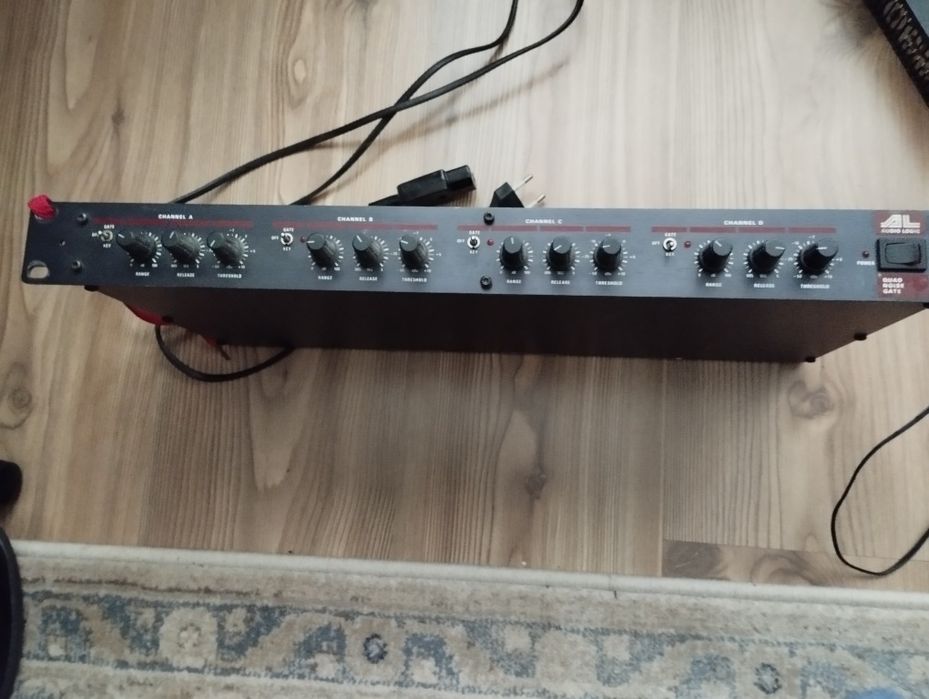 Echipament stereo . AudioLogic MT 44.