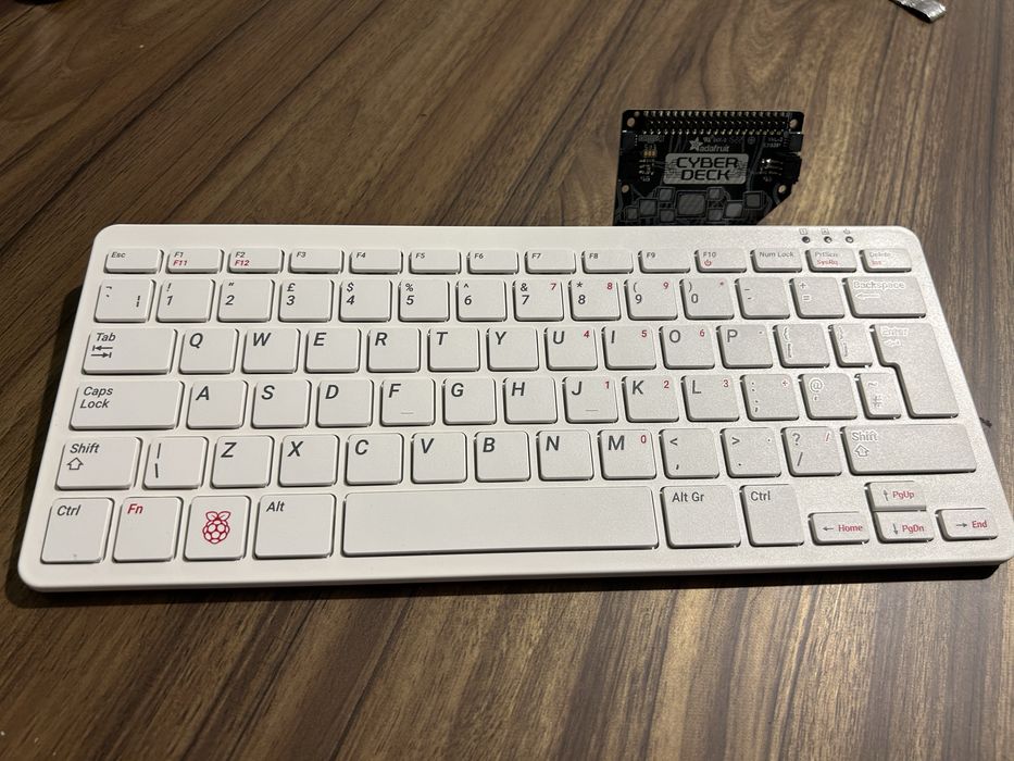 Adafruit Cyberdeck Bonnet pentru Raspberry Pi 400