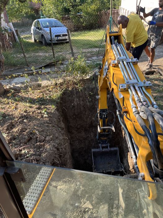 Услуги с Багер и Самосвал