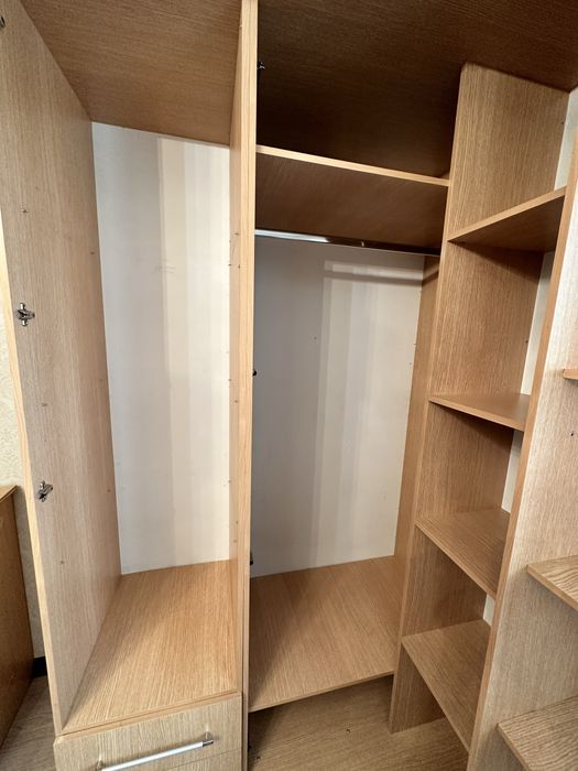 Продам угловой шкаф