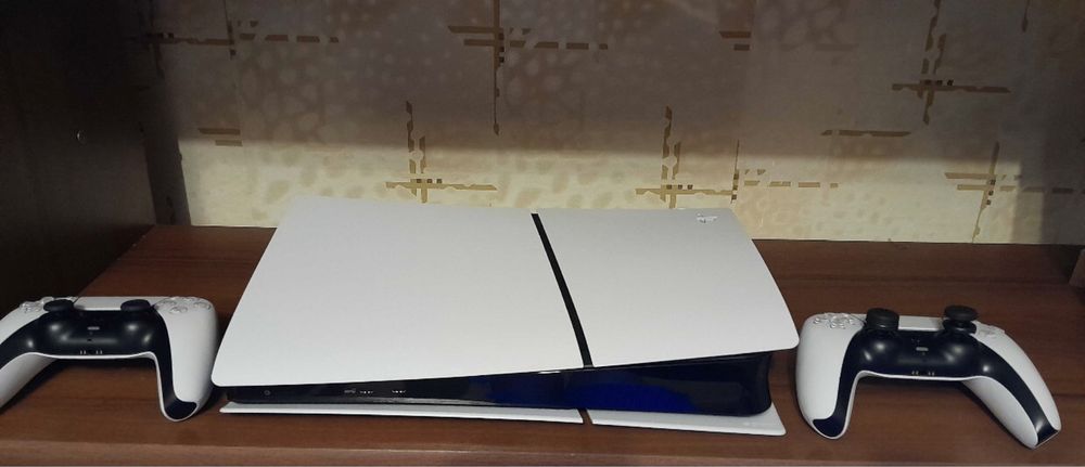 Продам плейстейшин 5 класик