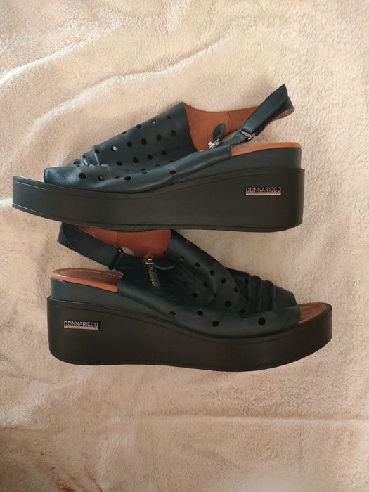 Продам сандалии Donna ricco