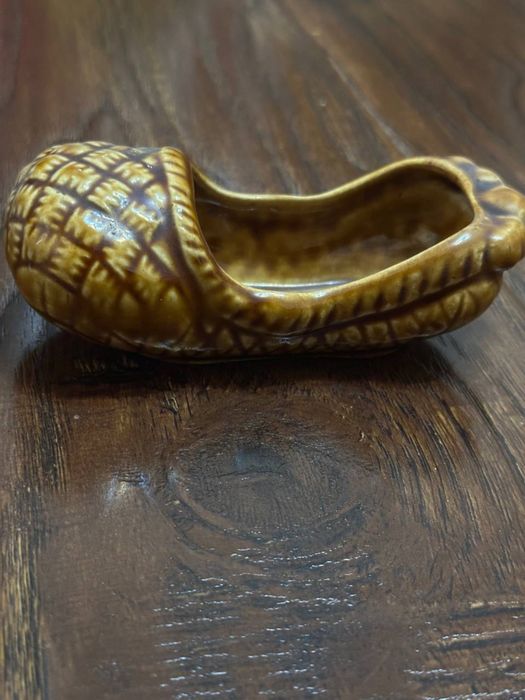 Пепельницы по 20 000 за шт